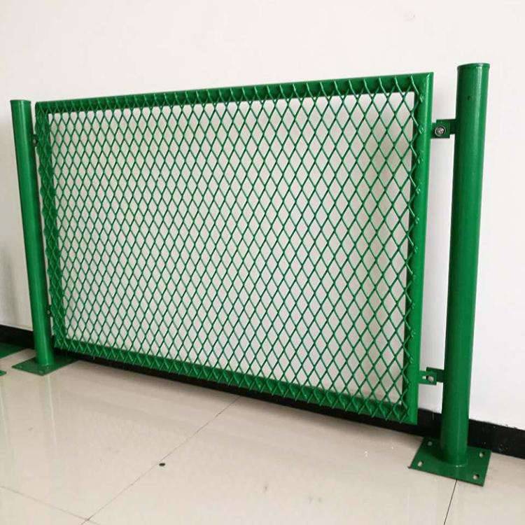 新野縣鐵路護欄網 守護安全，聯通未來——淺析框架護欄網與公路護欄網的應用